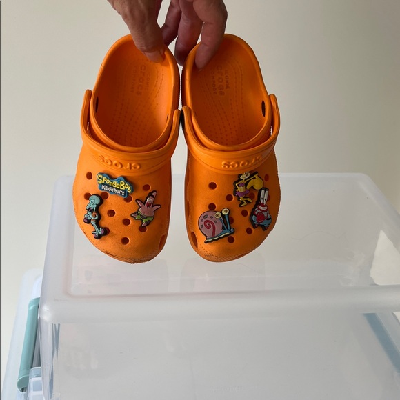 Size 11 kids Spongebob CROCS - Picture 3 of 3